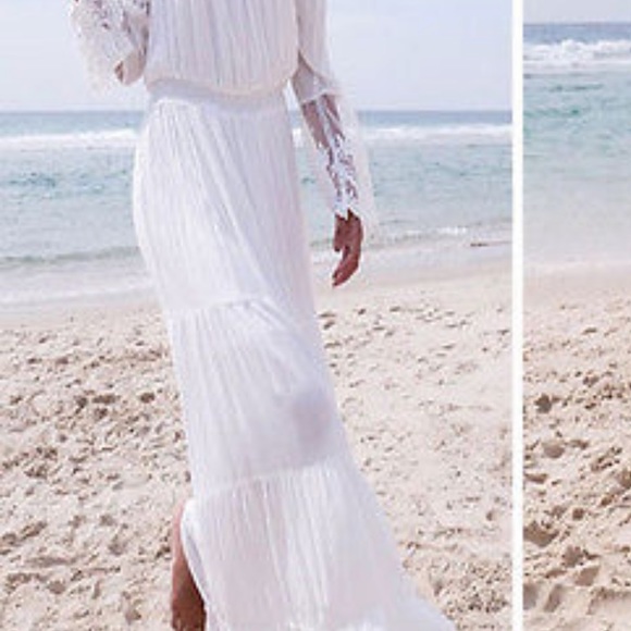 Dresses & Skirts - New off the shoulder dress